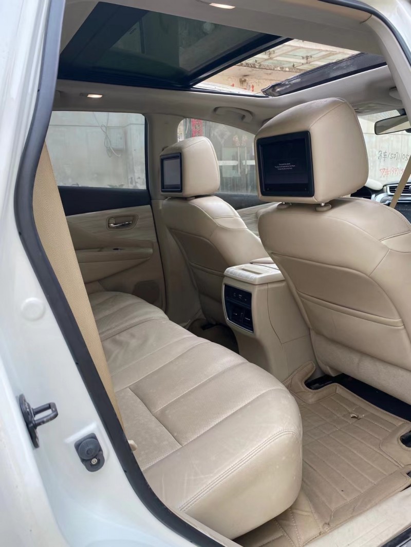 武汉15年日产楼兰8