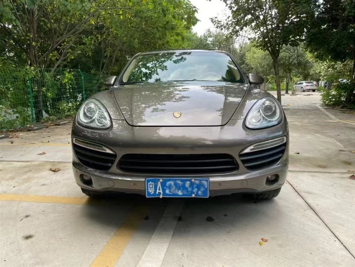 武汉11年保时捷卡宴1