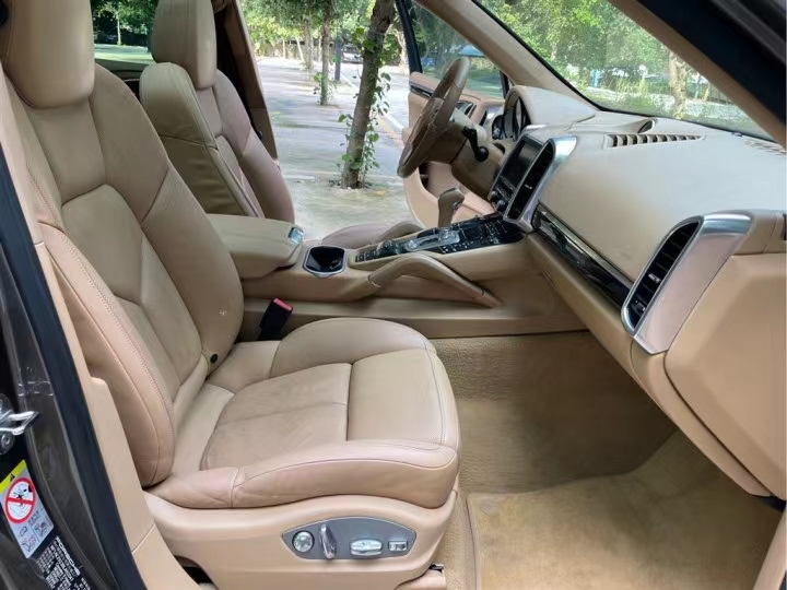 武汉11年保时捷卡宴6