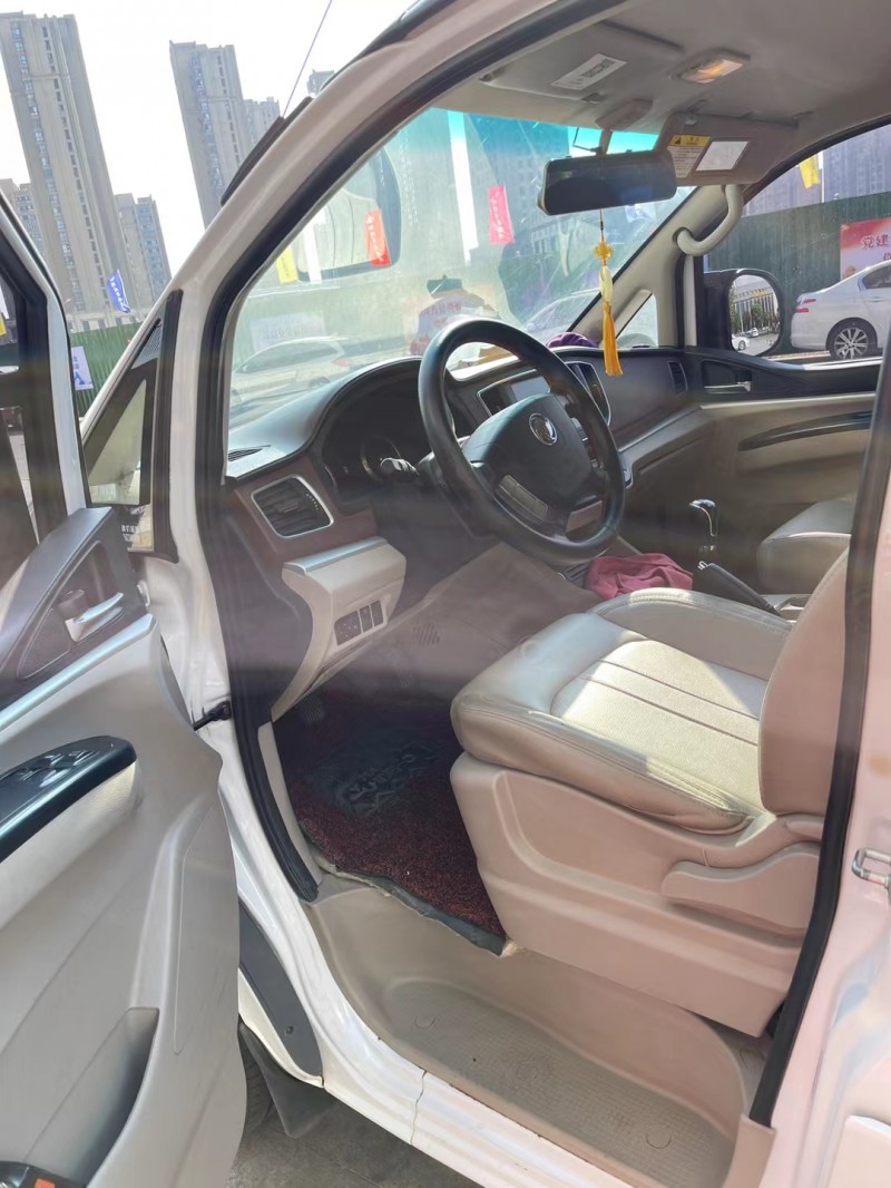 武汉16年东风菱智M54