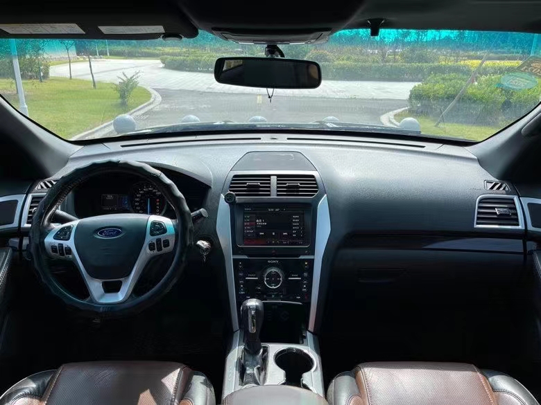 盐城15年福特探险者2