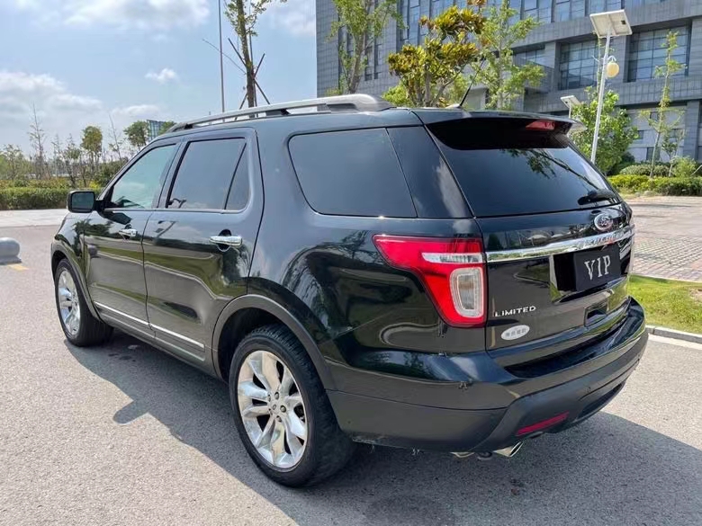 盐城15年福特探险者1