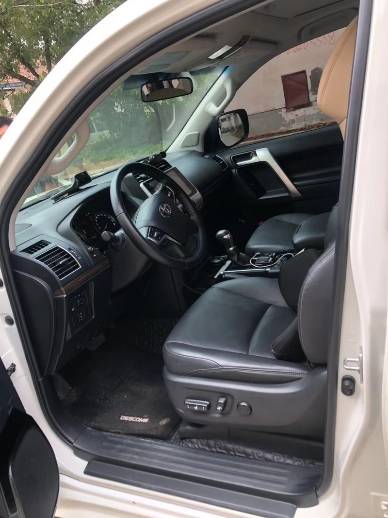 武汉19年丰田普拉多4