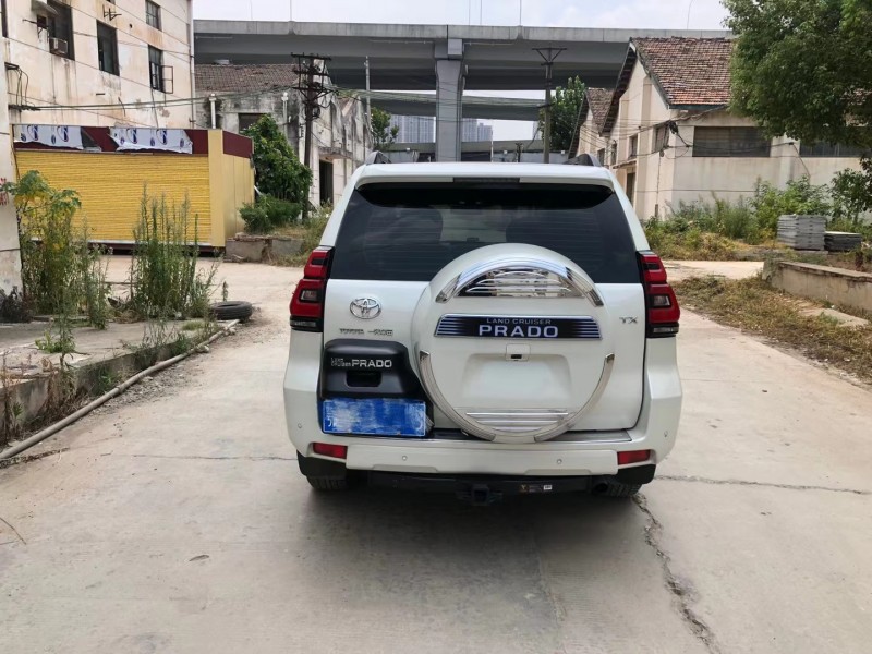 武汉19年丰田普拉多9