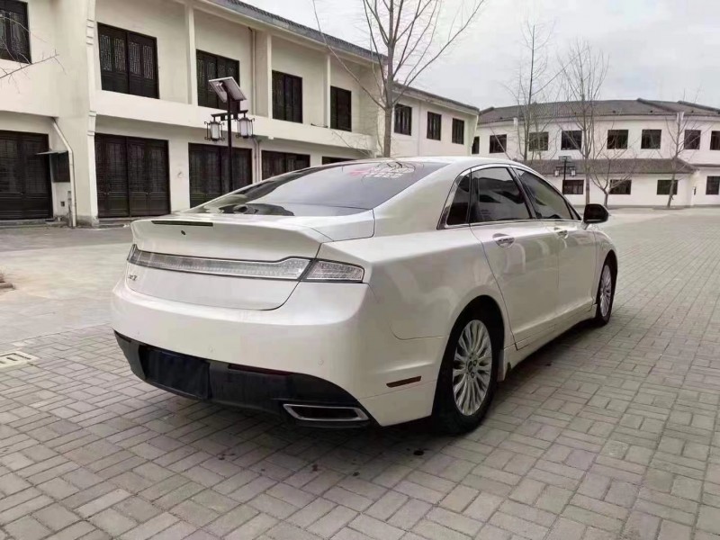 信陽15年林肯MKZ8