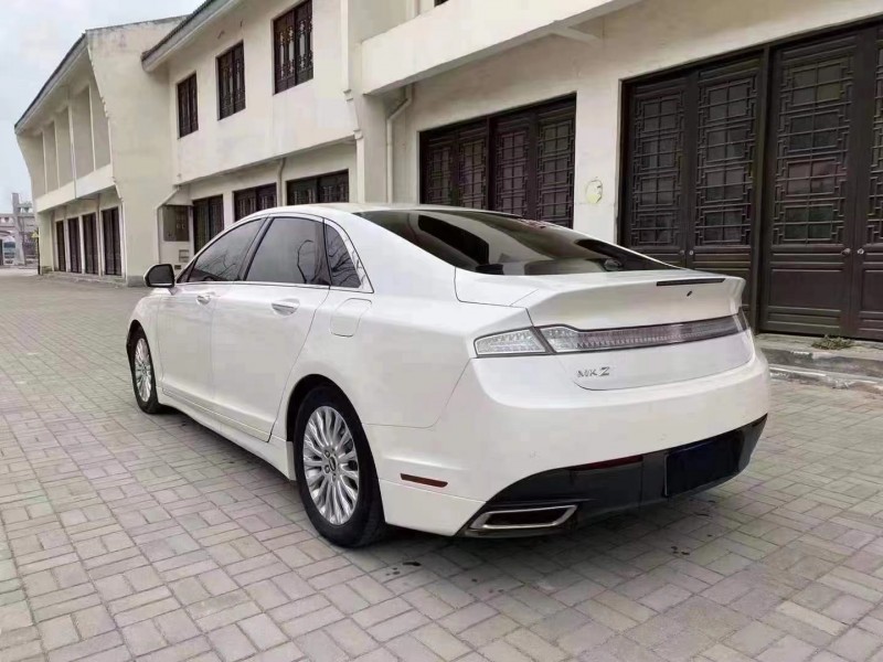 信陽15年林肯MKZ7