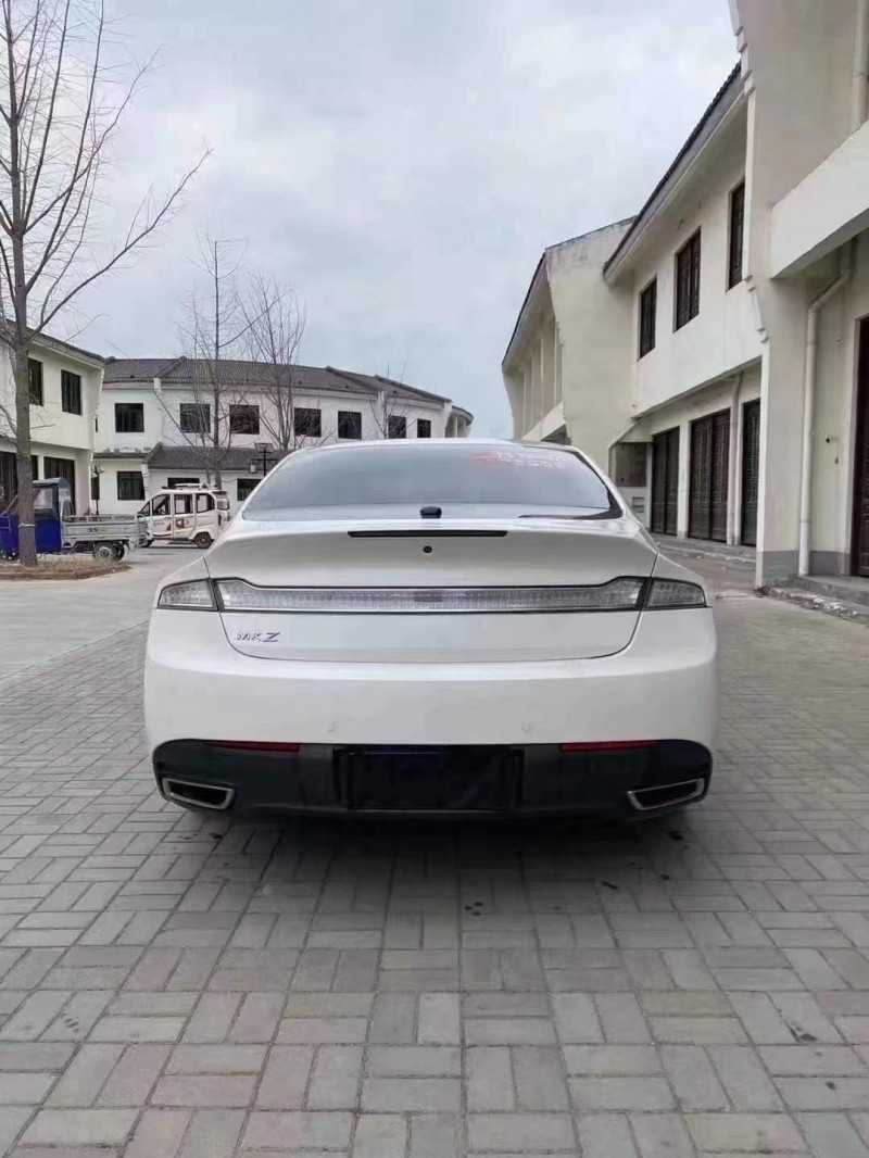 信陽15年林肯MKZ9