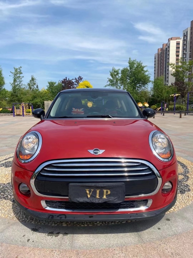 青島17年寶馬MINI8