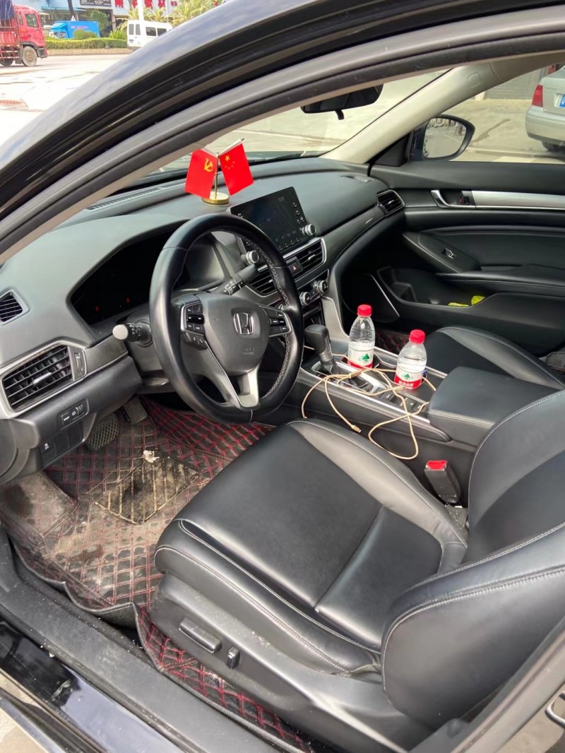 东莞19年本田雅阁7