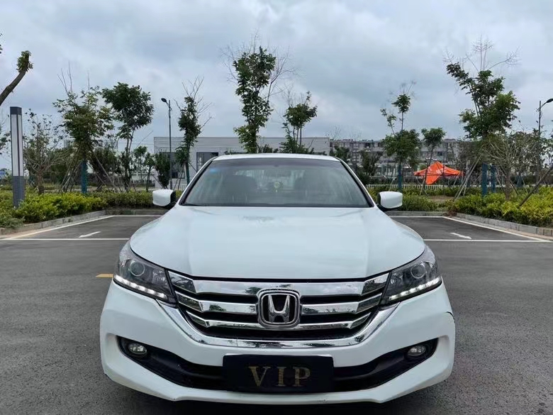 盐城14年本田雅阁8