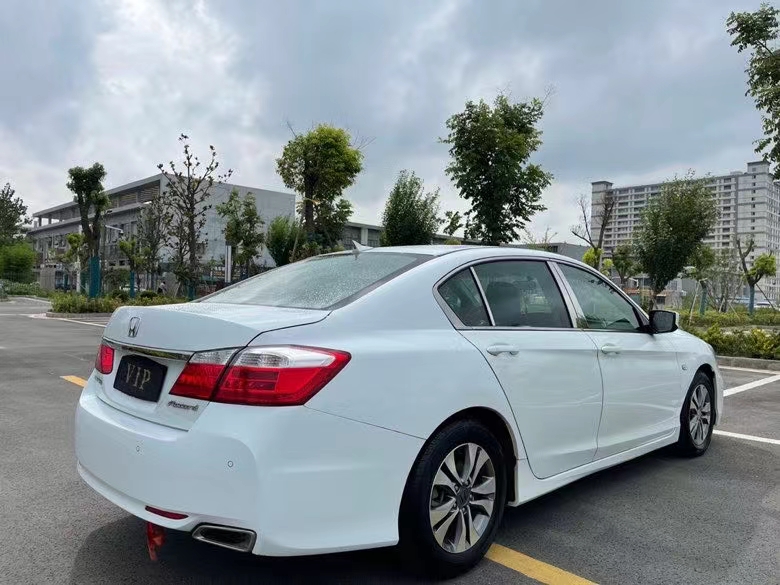 盐城14年本田雅阁9