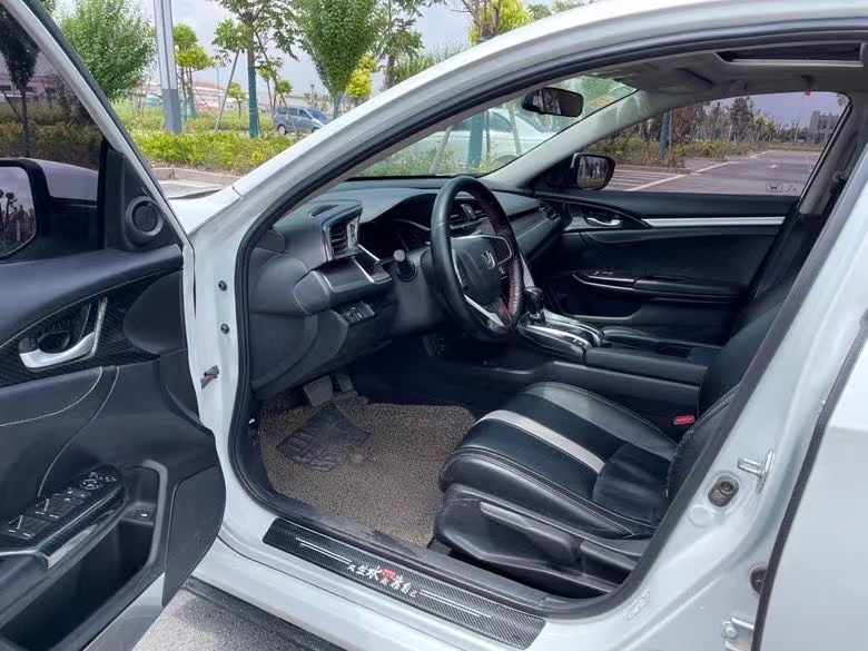 盐城16年本田思域4