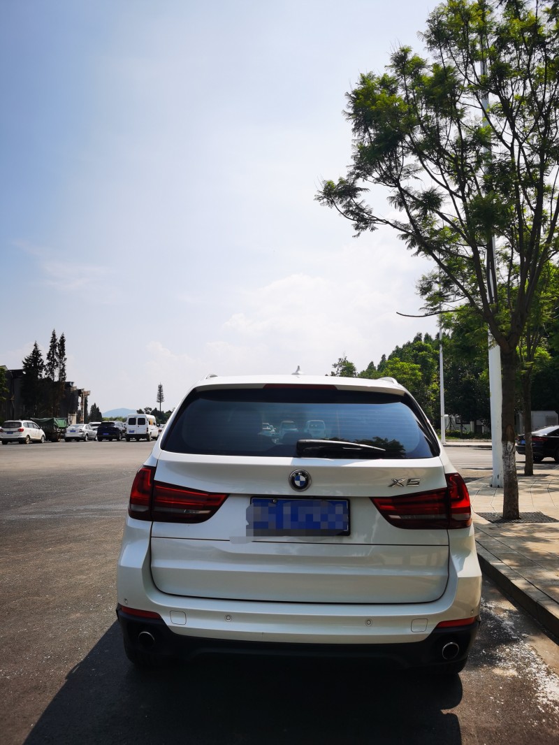昆明16年寶馬X57