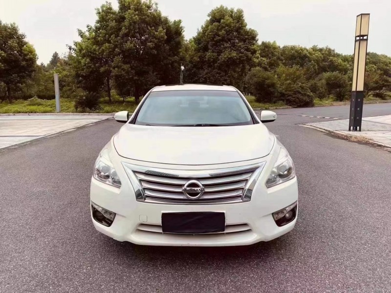 杭州13年日產天籟1