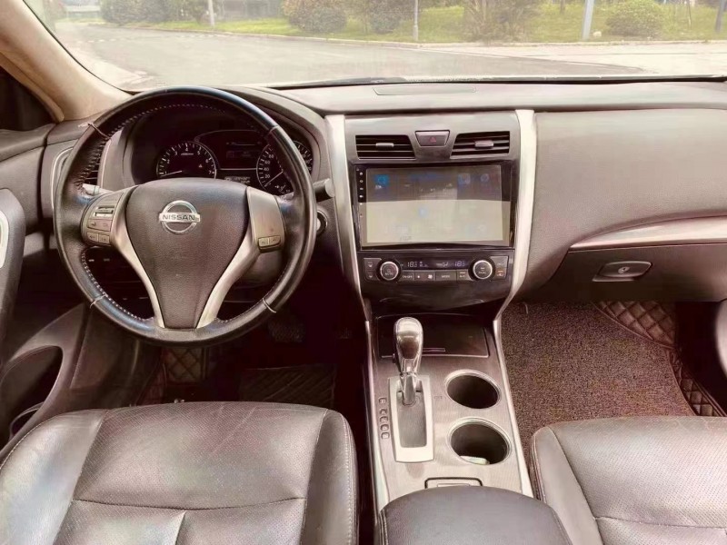 杭州13年日產天籟4
