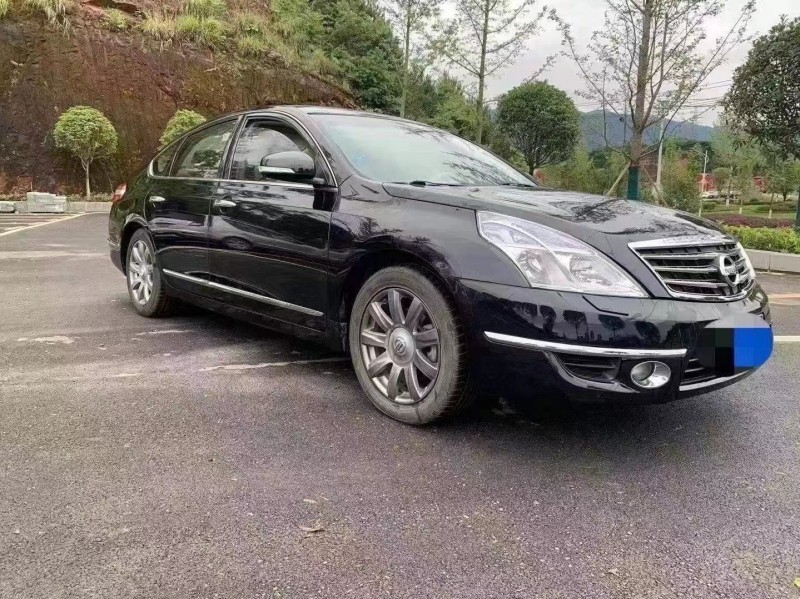 孝感12年日產天籟3