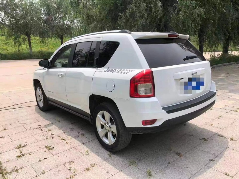 呼和浩特13年Jeep指南者8
