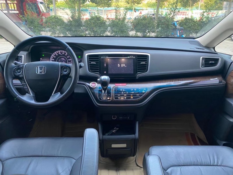 青岛17年本田奥德赛4