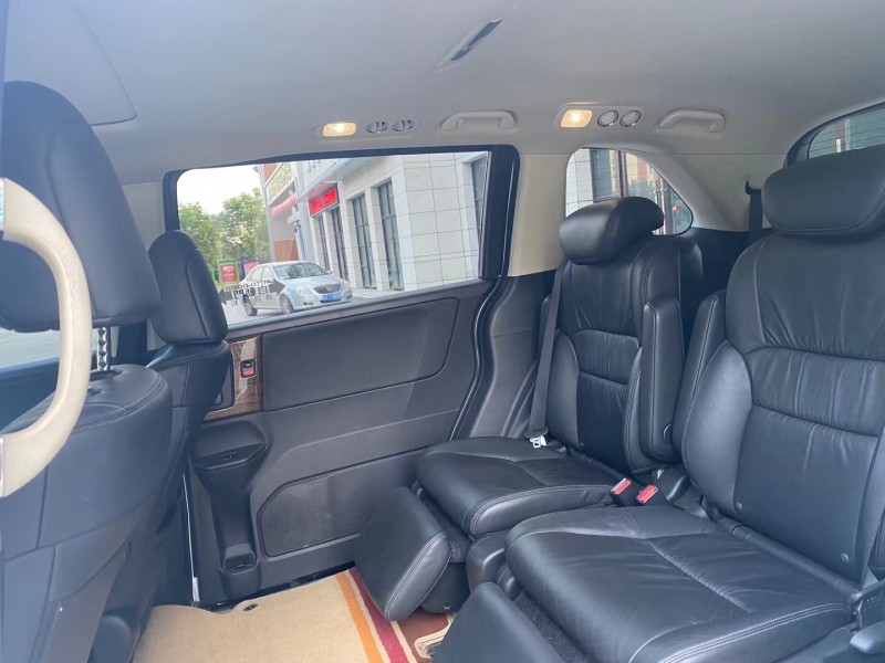 青岛17年本田奥德赛5