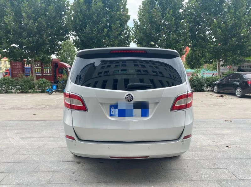 青岛12年别克GL88