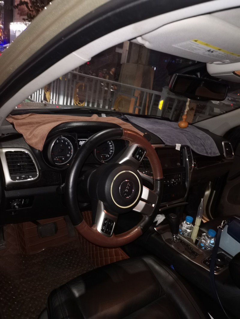 涼山11年Jeep大切諾基11