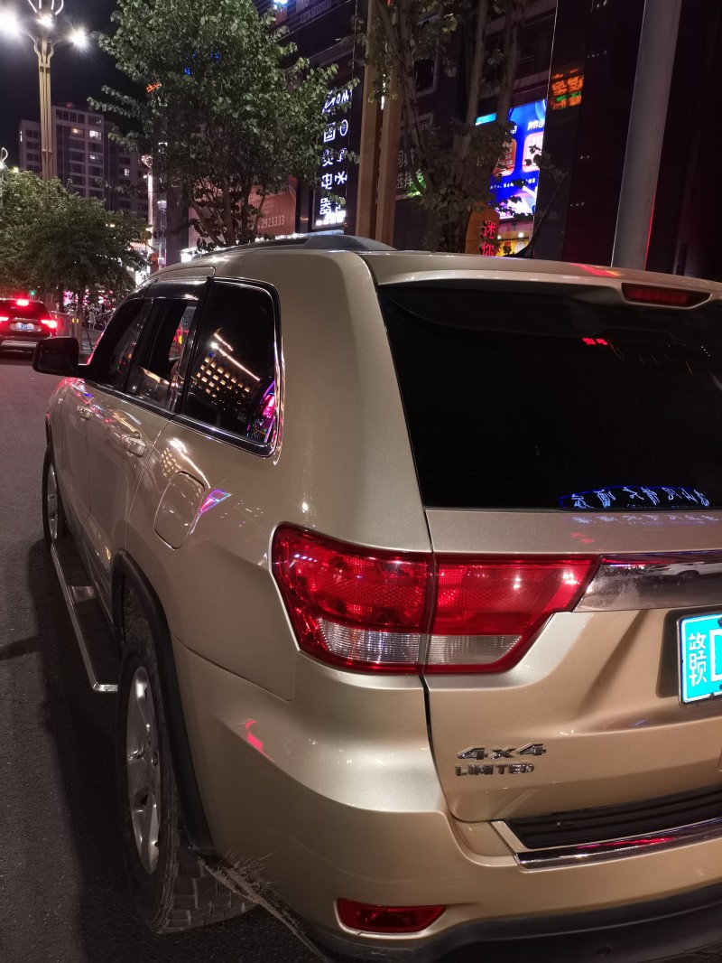涼山11年Jeep大切諾基6