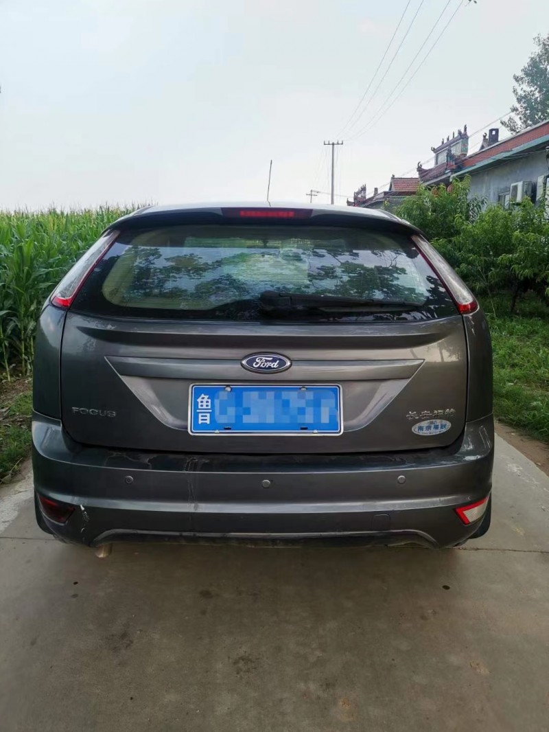青岛13年福特福克斯9