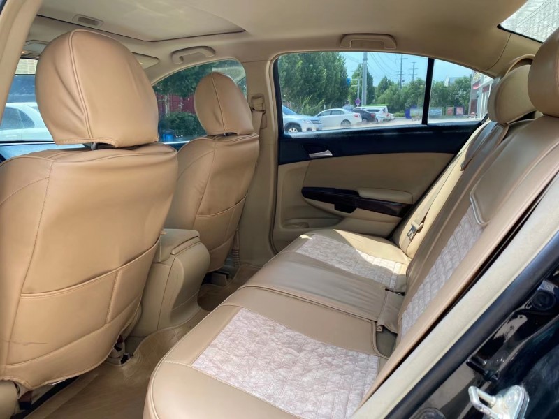 青岛13年本田雅阁5