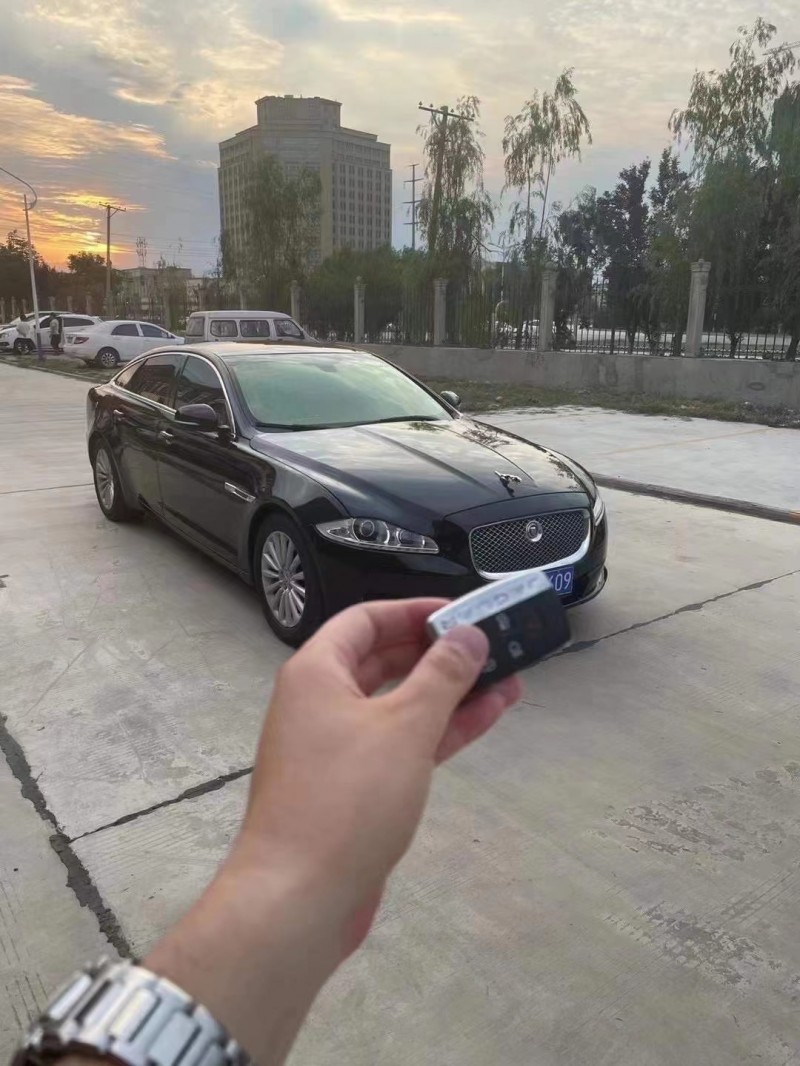 濟寧17年捷豹XJ2