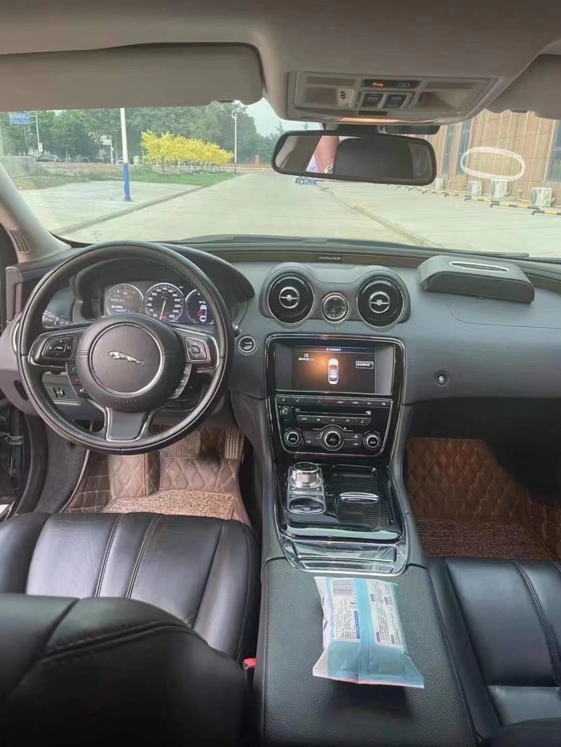 濟寧17年捷豹XJ4