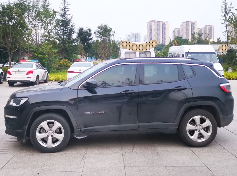 銅川17年Jeep指南者6