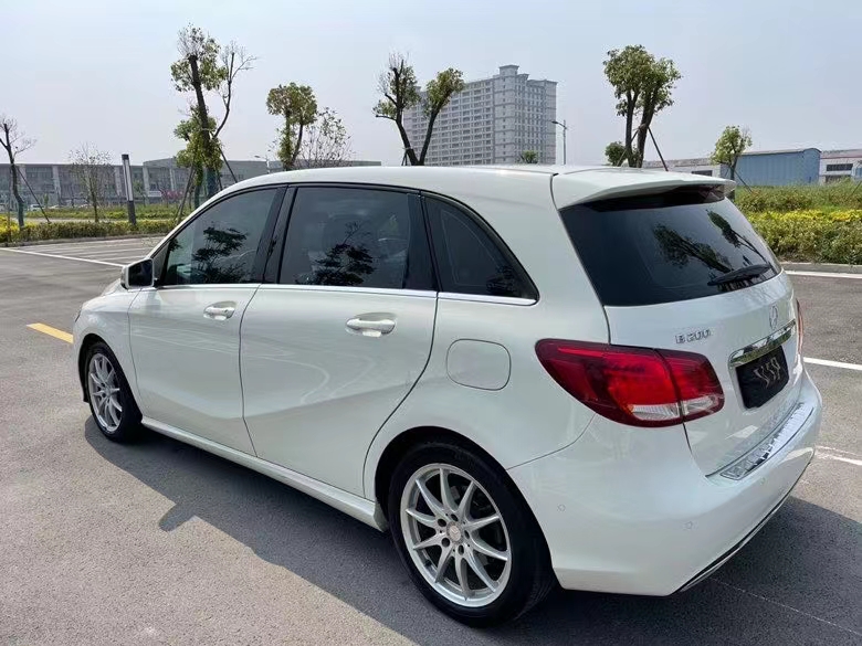 盐城16年奔驰B9