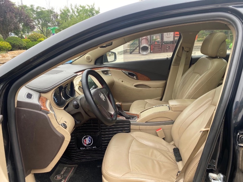 青岛11年别克君越1