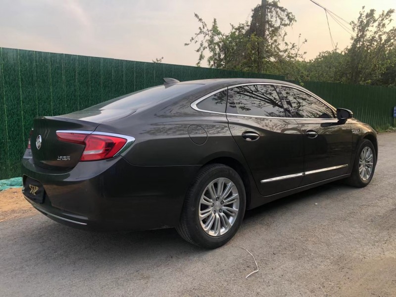 济宁19年别克君越8