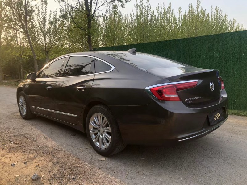 济宁19年别克君越9