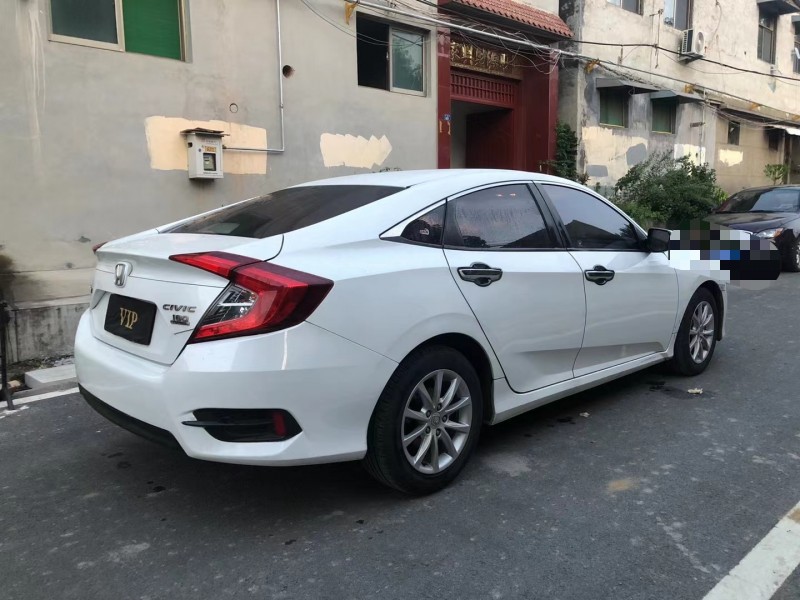 济宁18年本田思域2