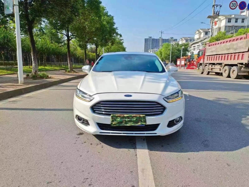 武汉15年福特蒙迪欧1