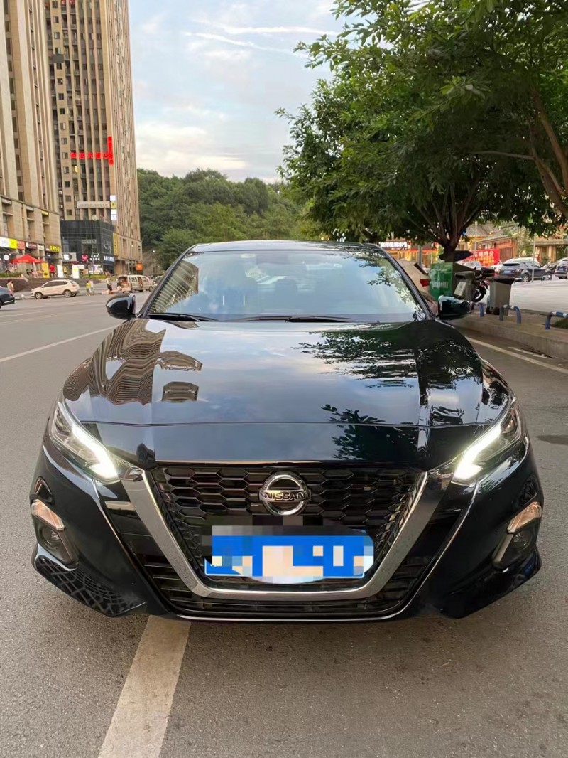 重慶20年日產天籟1