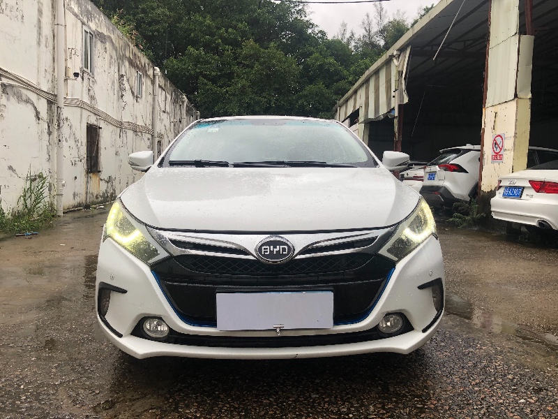 深圳16年比亚迪秦2