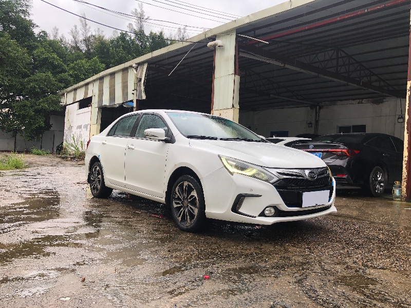 深圳16年比亚迪秦3