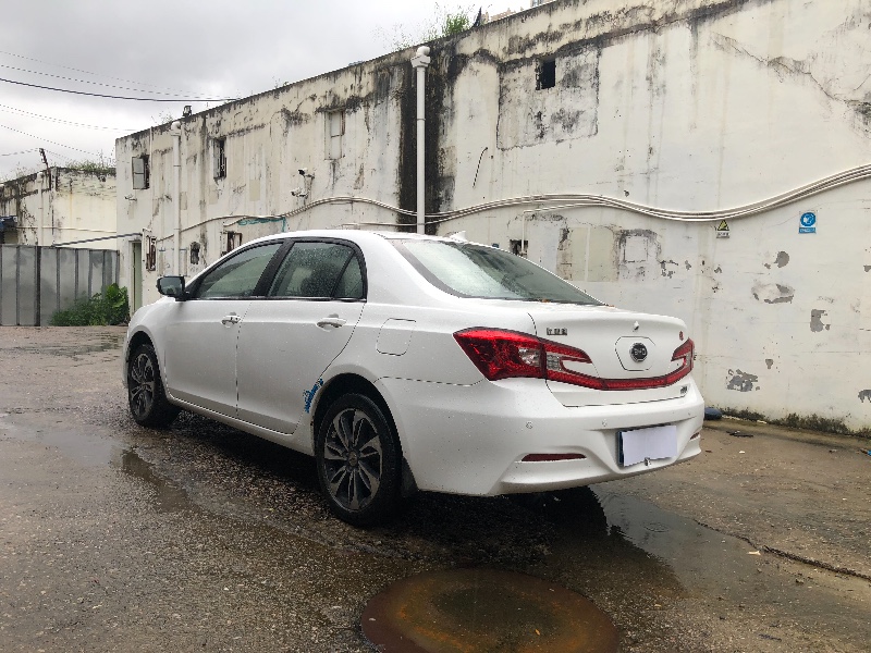 深圳16年比亚迪秦8