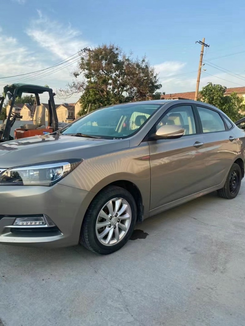 潍坊15年别克君越3