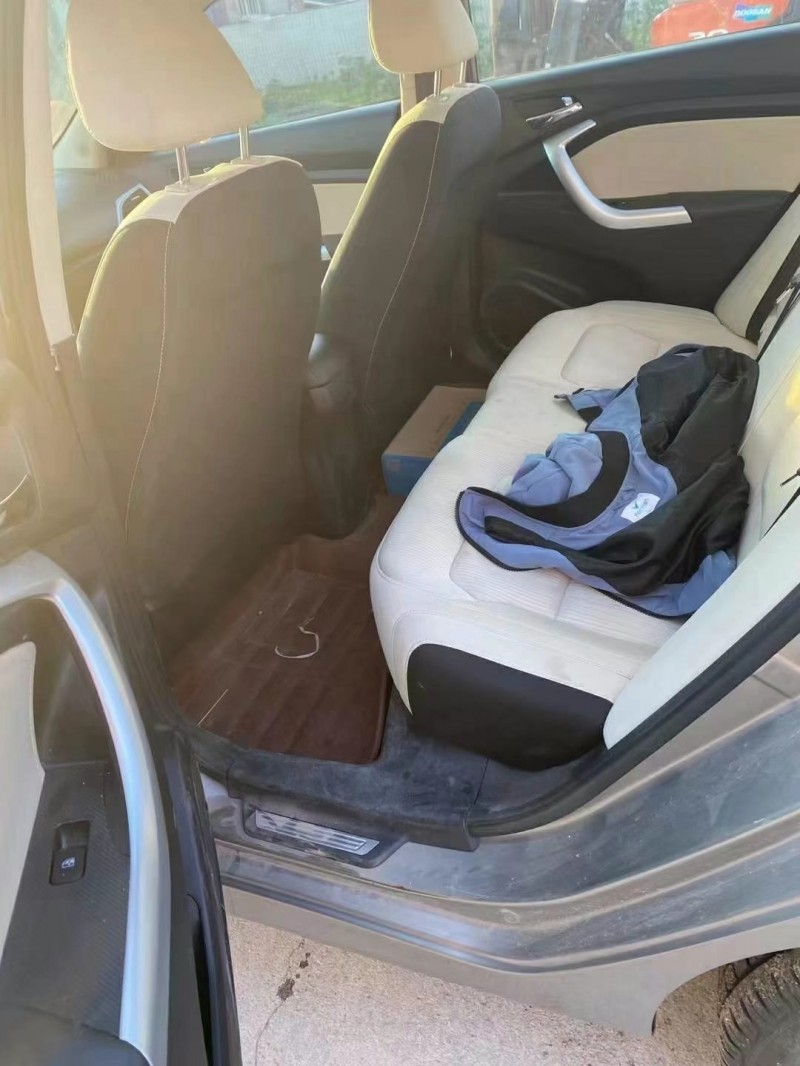 潍坊15年别克君越4