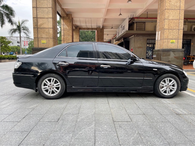 佛山06年丰田锐志2