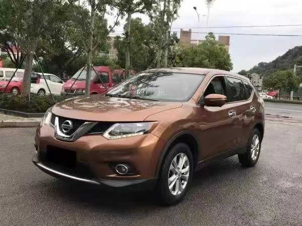 南昌14年日產奇駿2