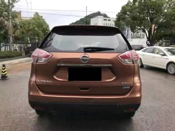 南昌14年日產奇駿9
