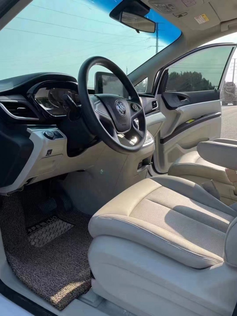 济宁21年别克GL81