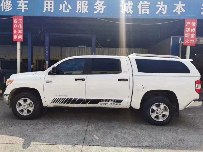 成都17年丰田坦途2