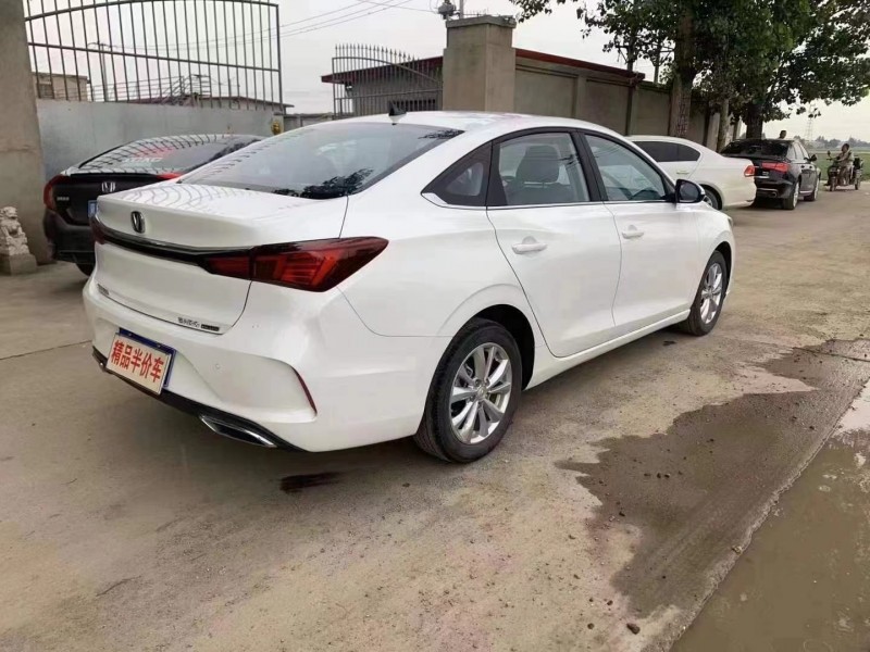 保定20年长安汽车逸动5