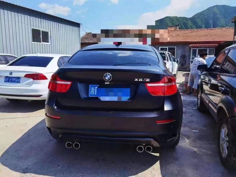 保定10年宝马X66